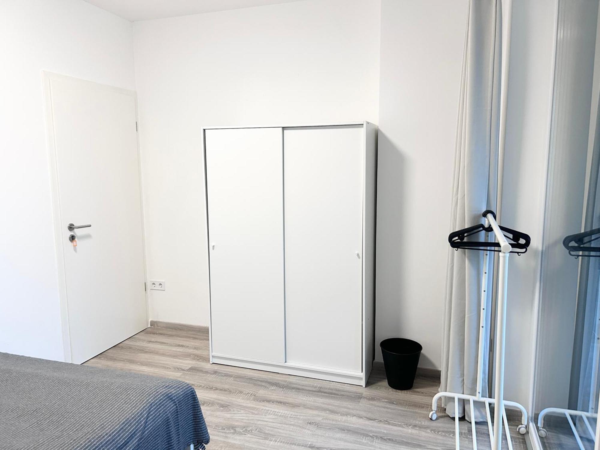 Downtown Family Haven: Modern 3BR with Balcony and Parking Apartment Budapest Exterior photo